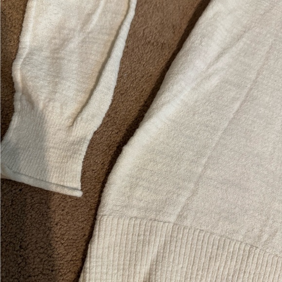 ⭐️ Loft women’s sweater size medium - Picture 3 of 5